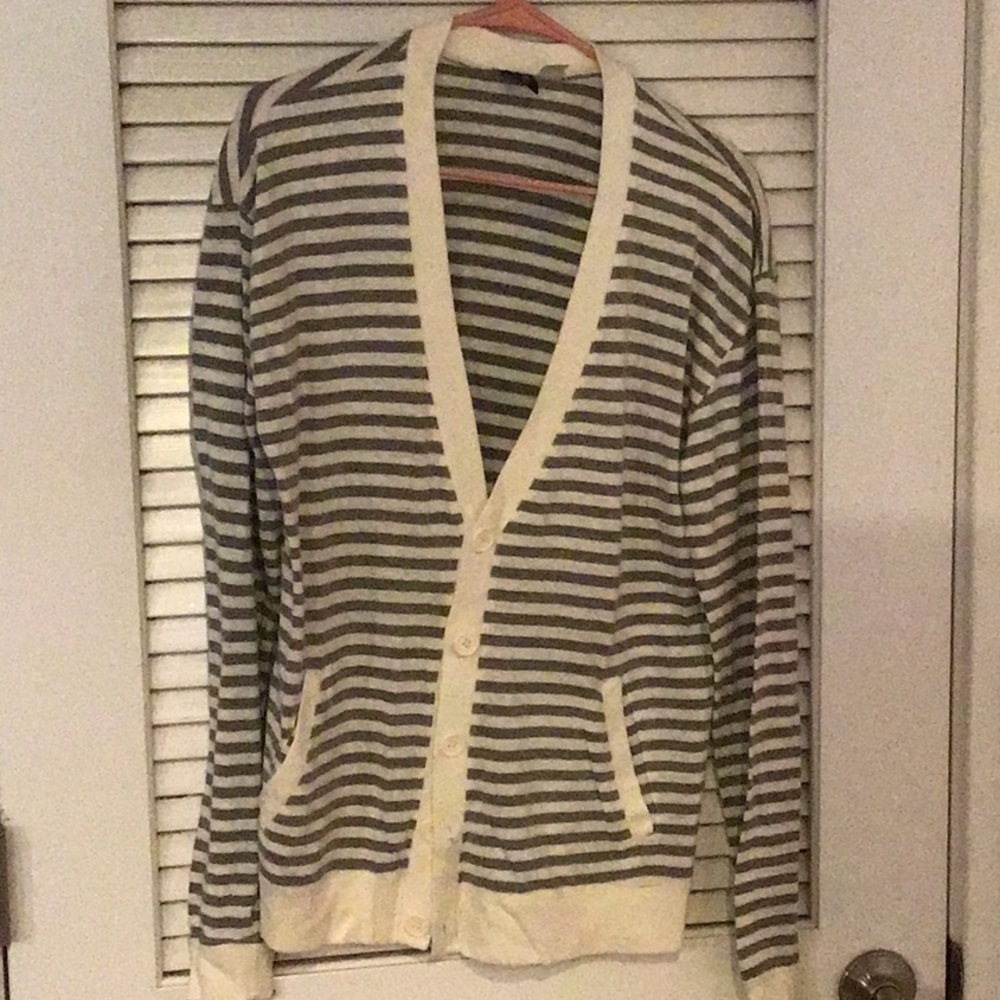 Men’s Creme and grey XS cardigan in good condition URBAN OUTFITTER brand BDG